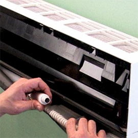 Der Kondensatablaufschlauch ist Beschädigt