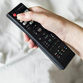 Zurücksetzen oder Koppeln der TV-Fernbedienung