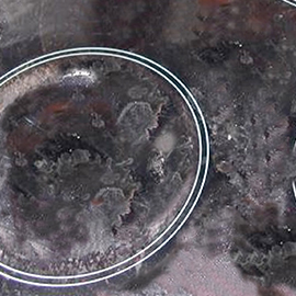 Die tastbare Oberfläche wird durch eine äußere Materie gestört